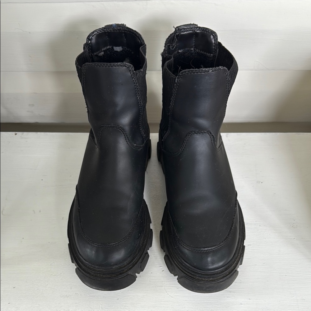 FARM Rio Lug Chelsea boots